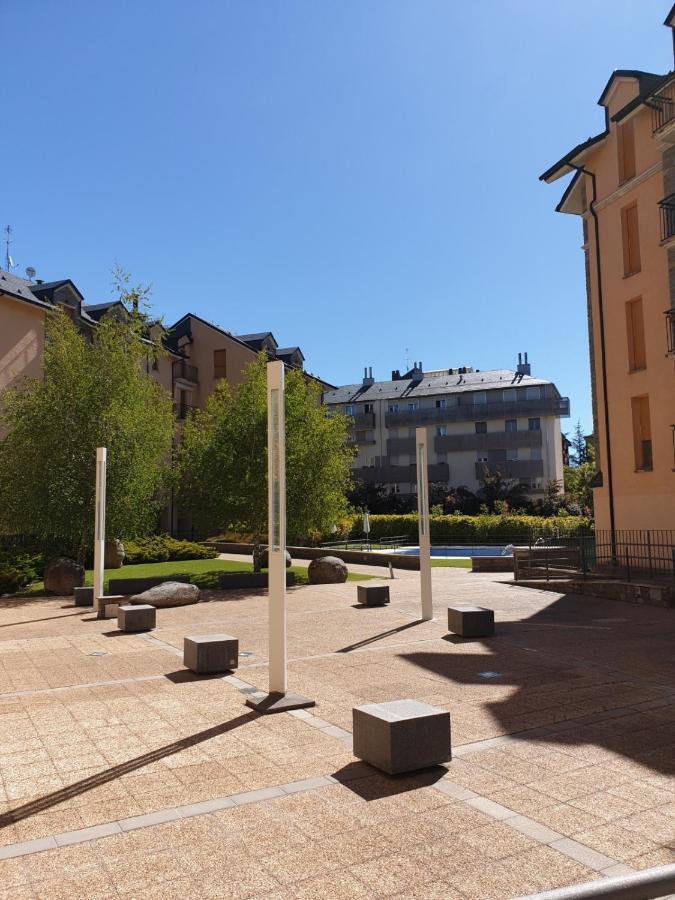 Vut Consejo De Cientos Apartment Jaca Exterior photo